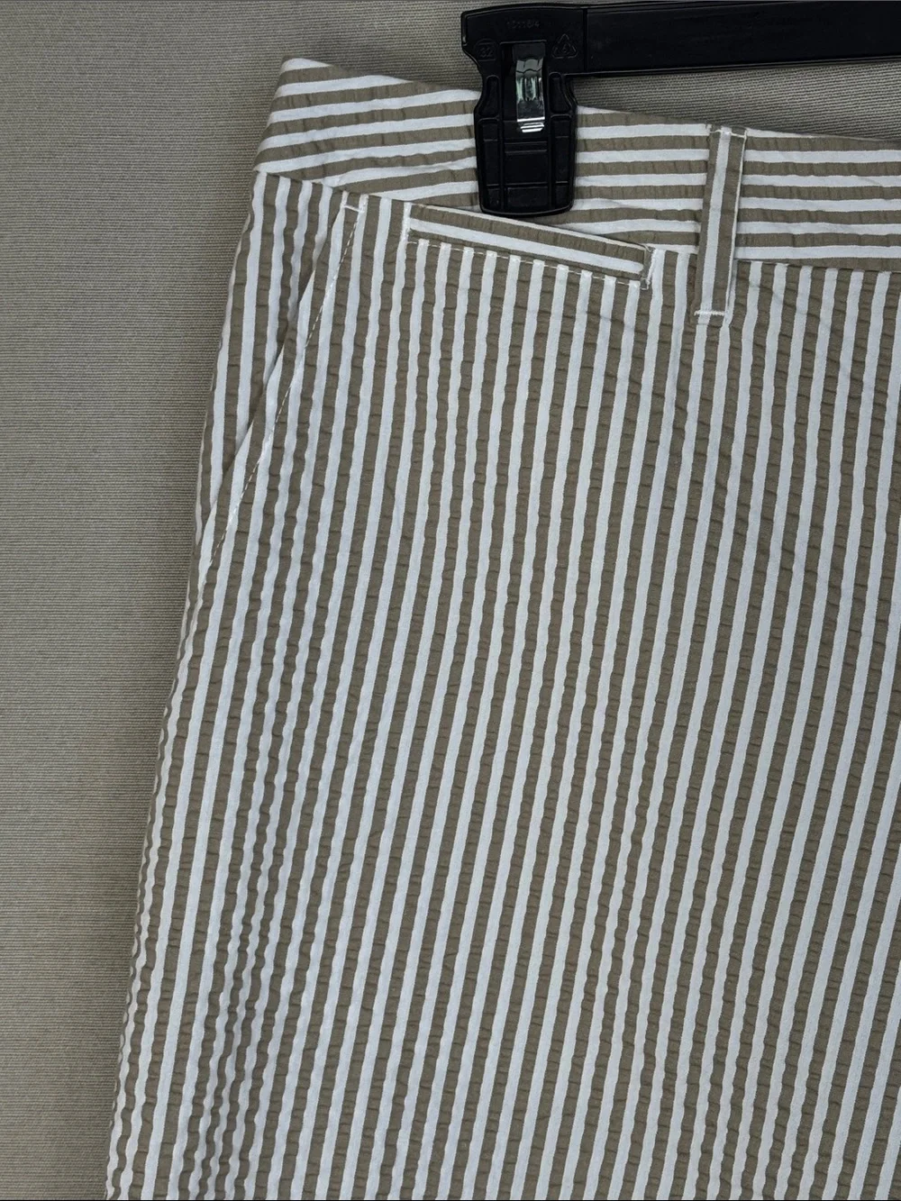 a new day Shorts White/Tan Striped Seersucker in Size18  NWT